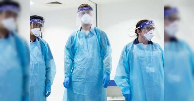 NHS doktorlar y&uuml;zde 30 maaş artışı talep ediyor