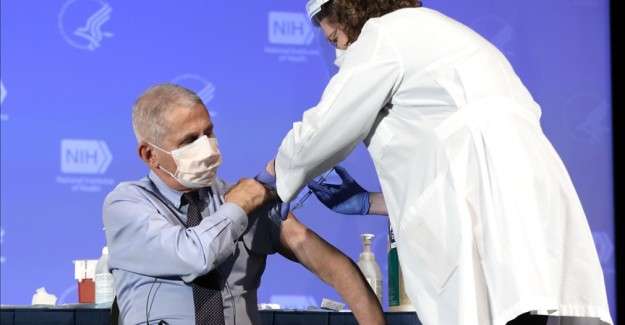 ABD'de Kovid-19 d&ouml;neminin sembol isimlerinden Dr. Fauci istifa ediyor