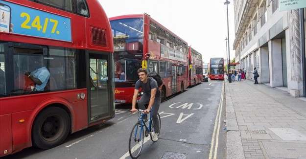 Londra'da metro &ccedil;alışanları ve otob&uuml;s şof&ouml;rleri greve gitti