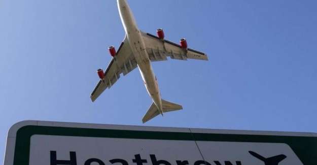 Londra Heathrow havaalanı: Terminal 2 ş&uuml;pheli madde nedeniyle boşaltıldı