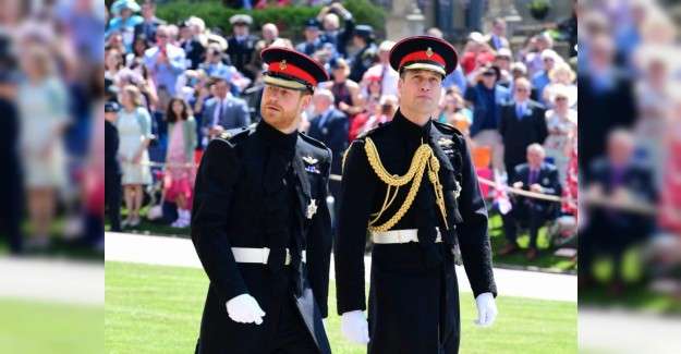 Prens Harry ve Andrew&rsquo;e askeri &uuml;niforma giymek yasak