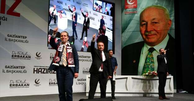 Yeniden Refah Partisi Genel Başkanı Erbakan, Gaziantep'te partinin il kongresine katıldı