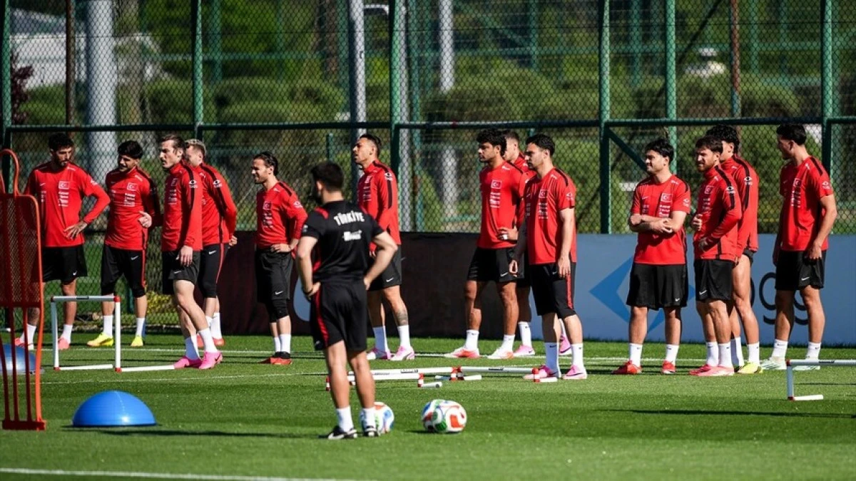 A Milli Futbol Takımı, D&uuml;nya Kupası hazırlıklarını s&uuml;rd&uuml;rd&uuml;