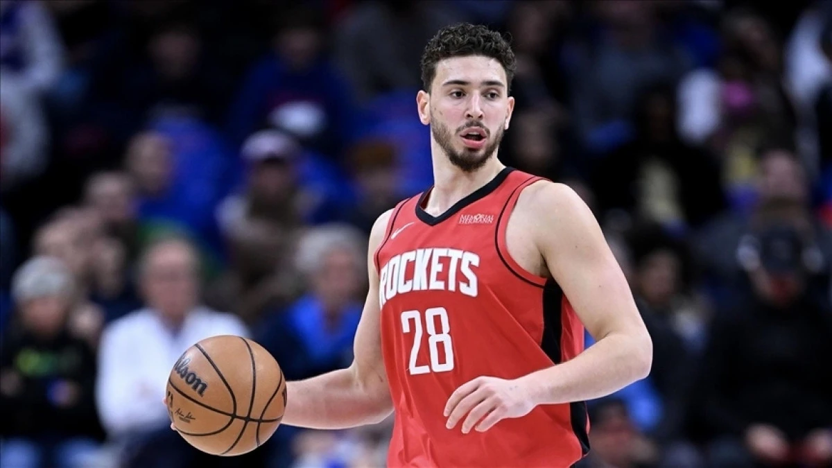 Alperen Şeng&uuml;n sakatlık sonrası parkelere geri d&ouml;nd&uuml;