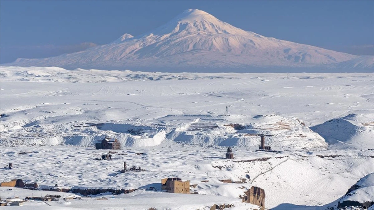 Anadolu'nun giriş kapısı Ani her yıl daha fazla ziyaret&ccedil;i &ccedil;ekiyor