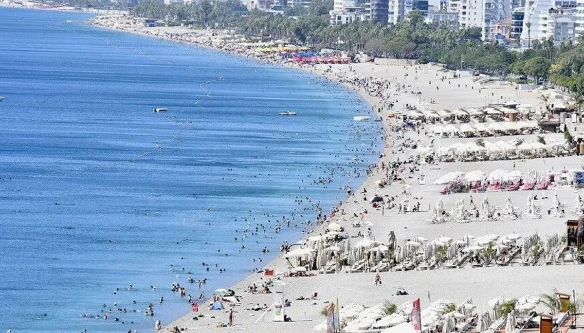 Antalya, 14 milyon yabancı turist ağırladı                     