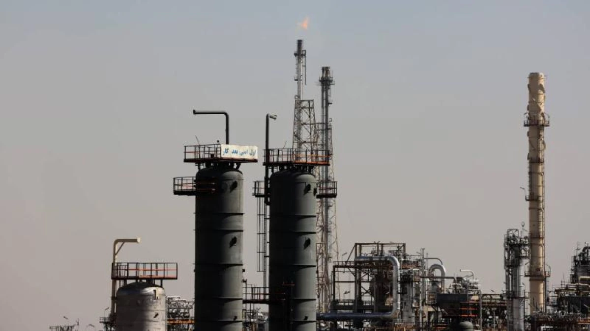 Brent petrol&uuml;n varili 79,41 dolardan işlem g&ouml;r&uuml;yor