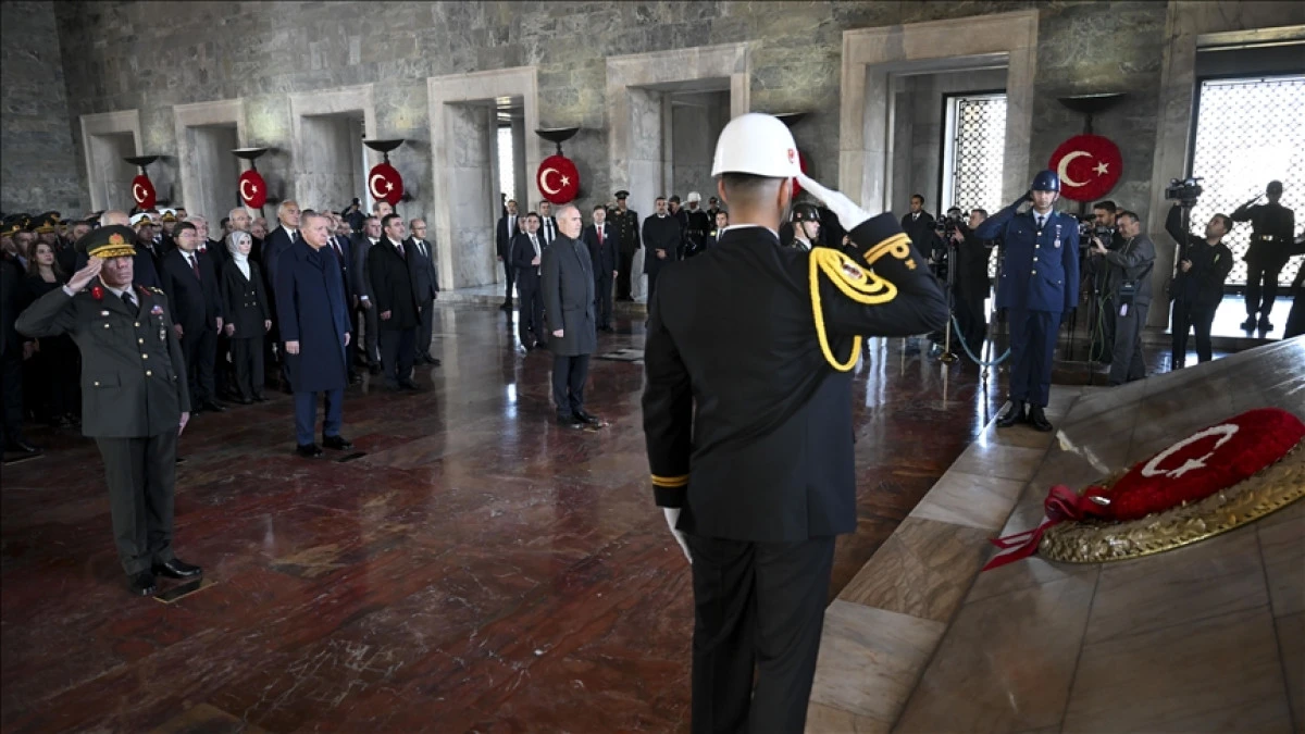 Büyük Önder Atatürk için Anıtkabir'de devlet töreni düzenlendi