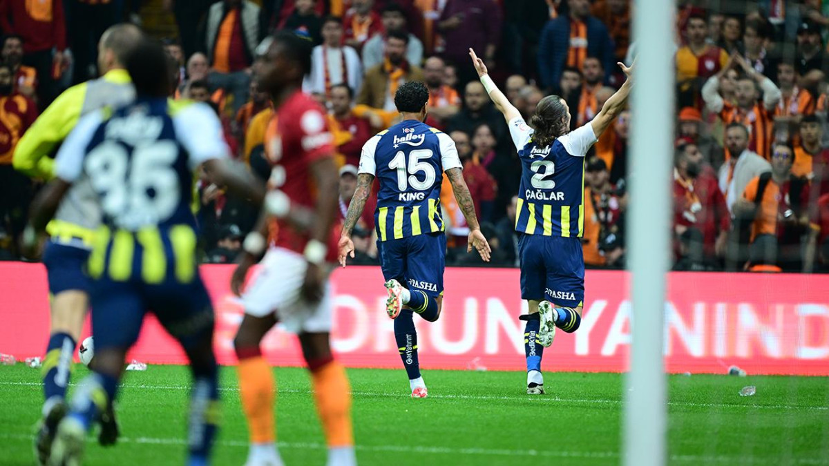 Derbide 3 puan Fenerbahçe'nin              