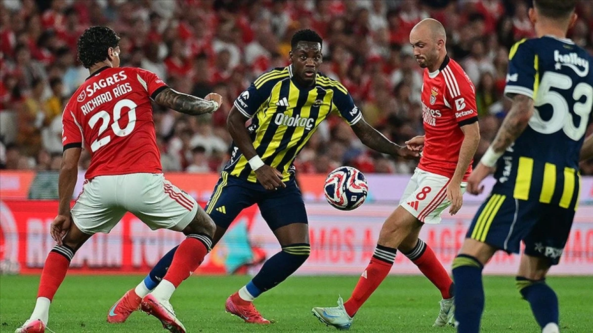Fenerbahçe, Şampiyonlar Ligi için Benfica karşısında avantaj arayacak