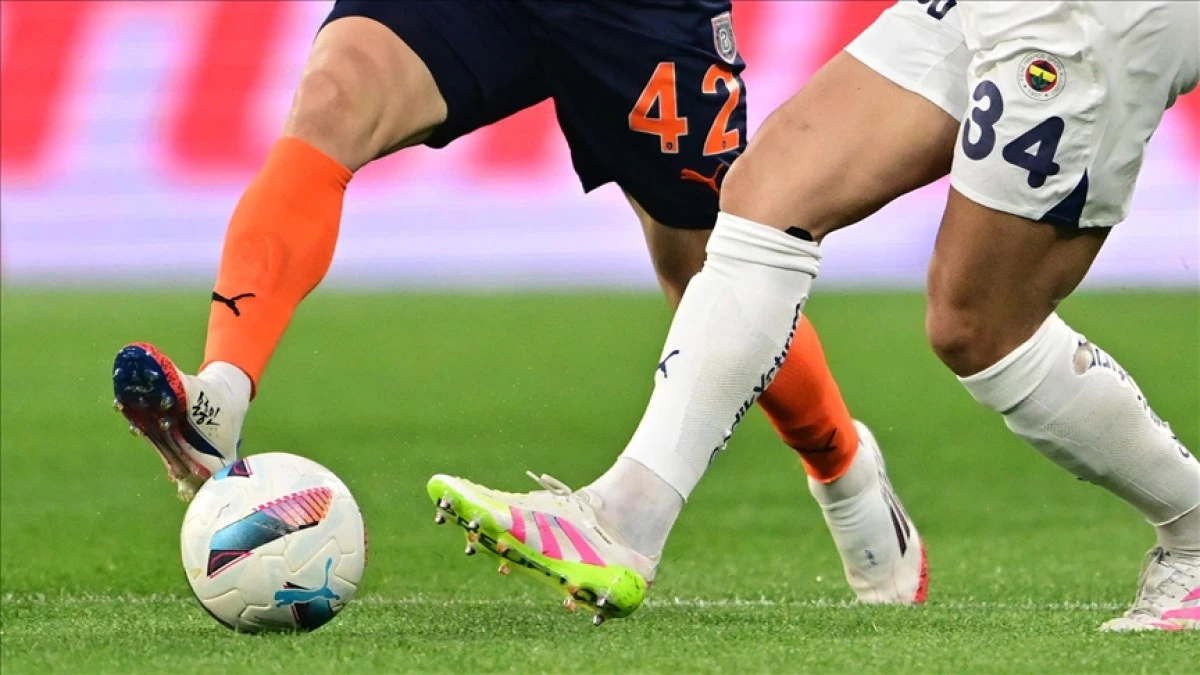 Fenerbahçe, Süper Lig'de yarın RAMS Başakşehir'e konuk olacak