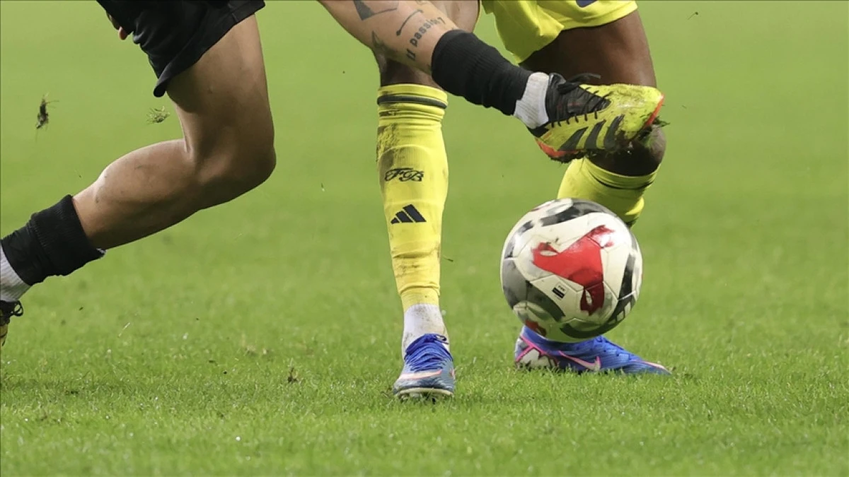 Futbolda "Ara transfer" d&ouml;nemi yarın sona erecek