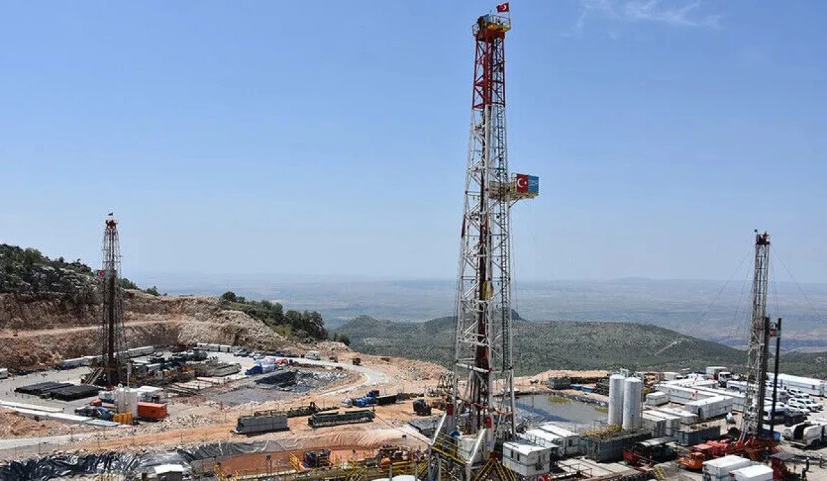 Gabar'da g&uuml;nl&uuml;k petrol &uuml;retimi 83 bin 300 varile ulaşarak rekor kırdı