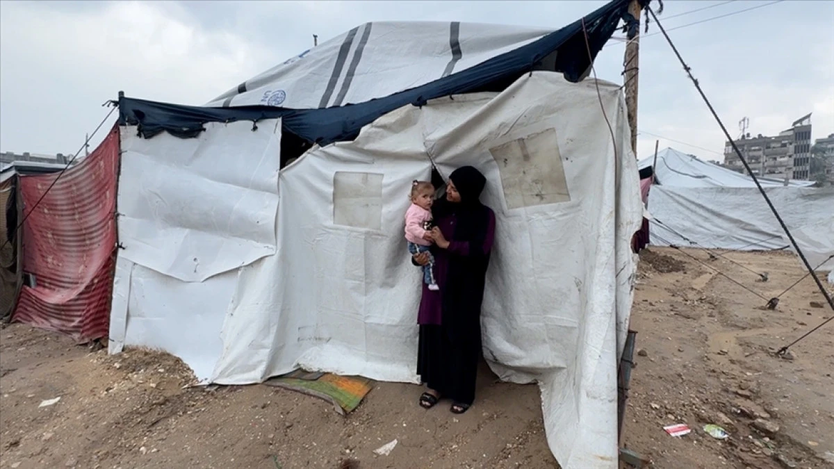 Gazze'de eşlerini kaybeden binlerce kadın, zor şartlarda hayat m&uuml;cadelesi veriyor