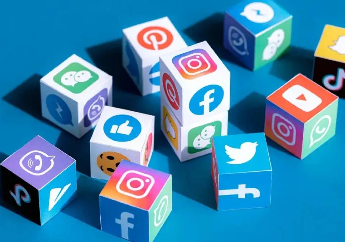 İngiltere ve Fransa &Ccedil;ocuklara Sosyal Medya Hamlesi