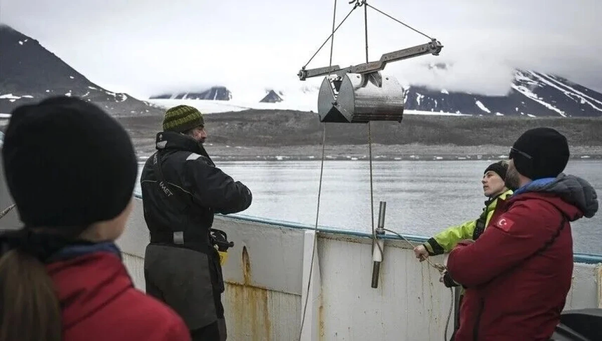 International scientists study climate change, microplastics pollution during T&uuml;rkiye&rsquo;s Arctic expedition
