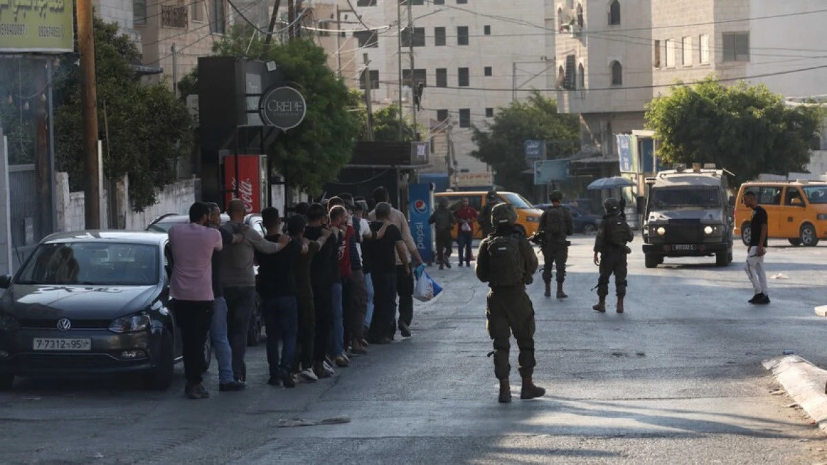 Israeli army arrests 21 Palestinians, including released detainees, in occupied West Bank