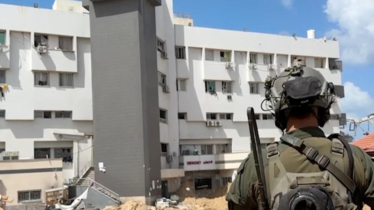 İsrail, Şifa Hastanesi baskınında 200 sivili öldürdü