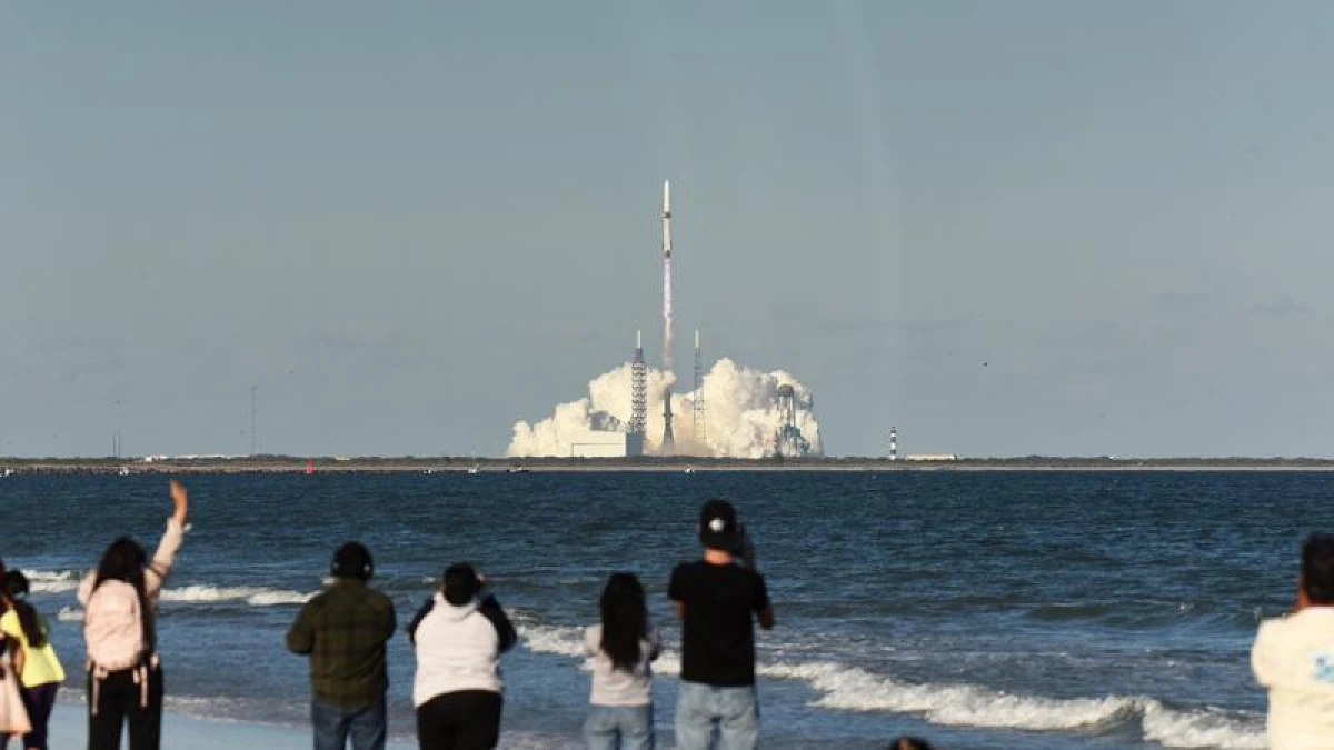 Jeff Bezos, uzaya binlerce uyduluk ağ kuracak