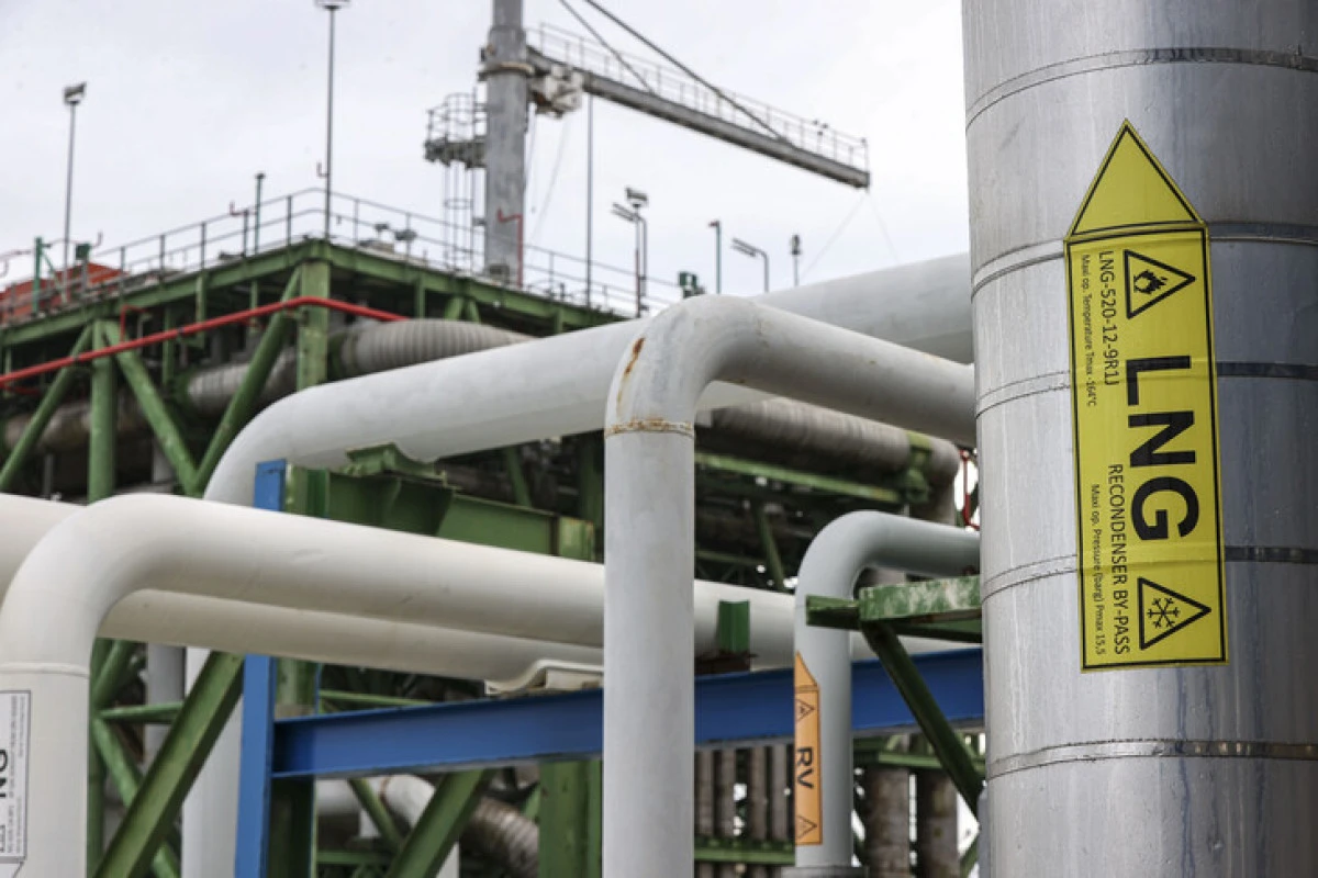 K&uuml;resel LNG ticareti 2025'te y&uuml;zde 5 b&uuml;y&uuml;d&uuml;