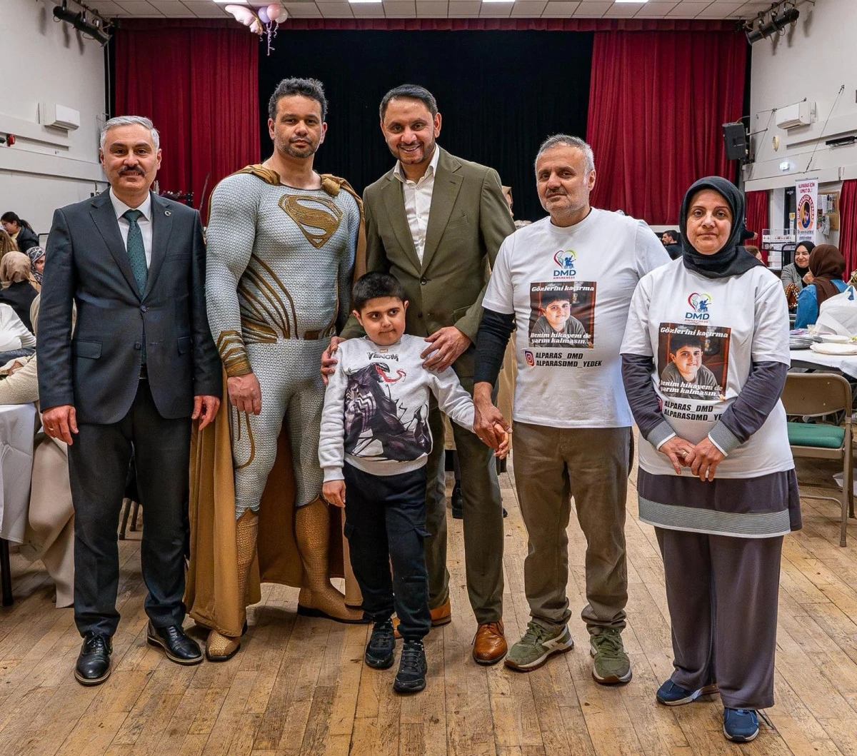 Leicester&rsquo;da Umut B&uuml;y&uuml;d&uuml;: Alparas ve Osman İ&ccedil;in Dayanışma Kermesi