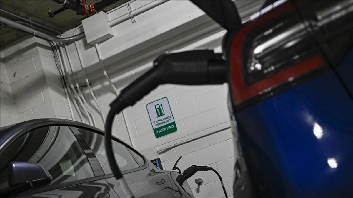 Otomotivde k&uuml;resel rekabetin odağı batarya teknolojilerine kayıyor