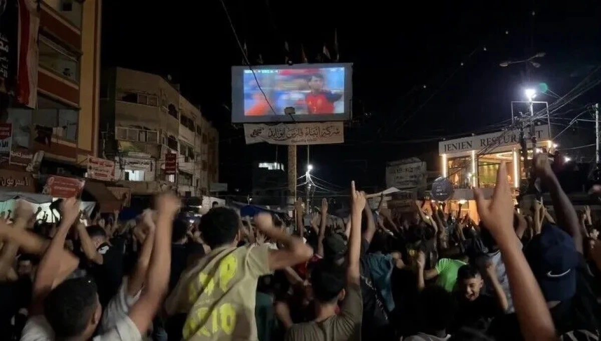 Palestinians celebrate Spain&rsquo;s World Cup triumph in a show of gratitude
