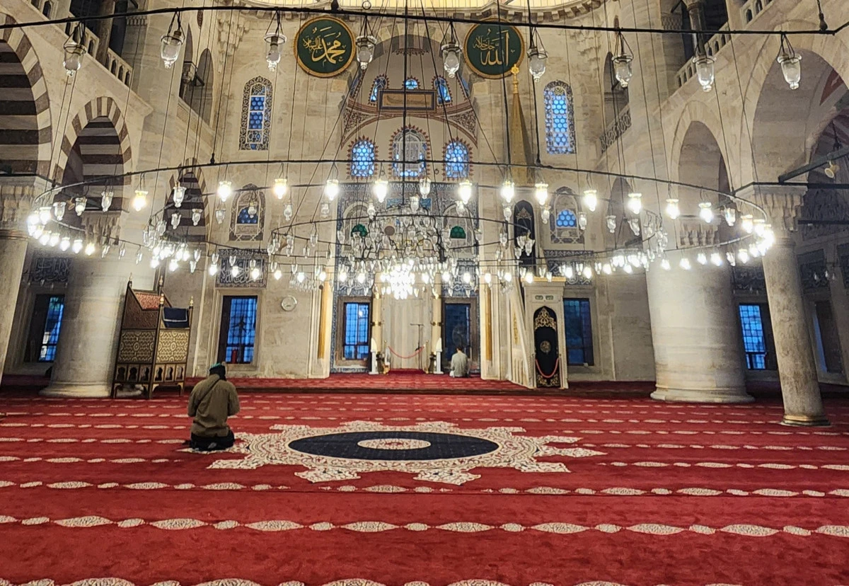 Regaib Kandili Bu Akşam İdrak Edilecek           