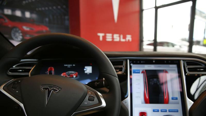 Tesla çalışanlarının yüzde 10'undan fazlasını işten çıkaracak