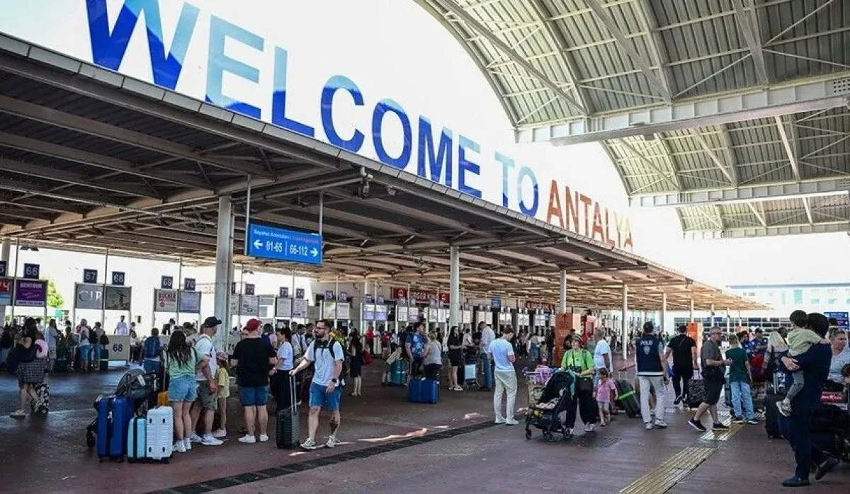 Turizm Havalimanlarında B&uuml;y&uuml;k Yoğunluk: 5 Ayda 41,6 Milyon Yolcu