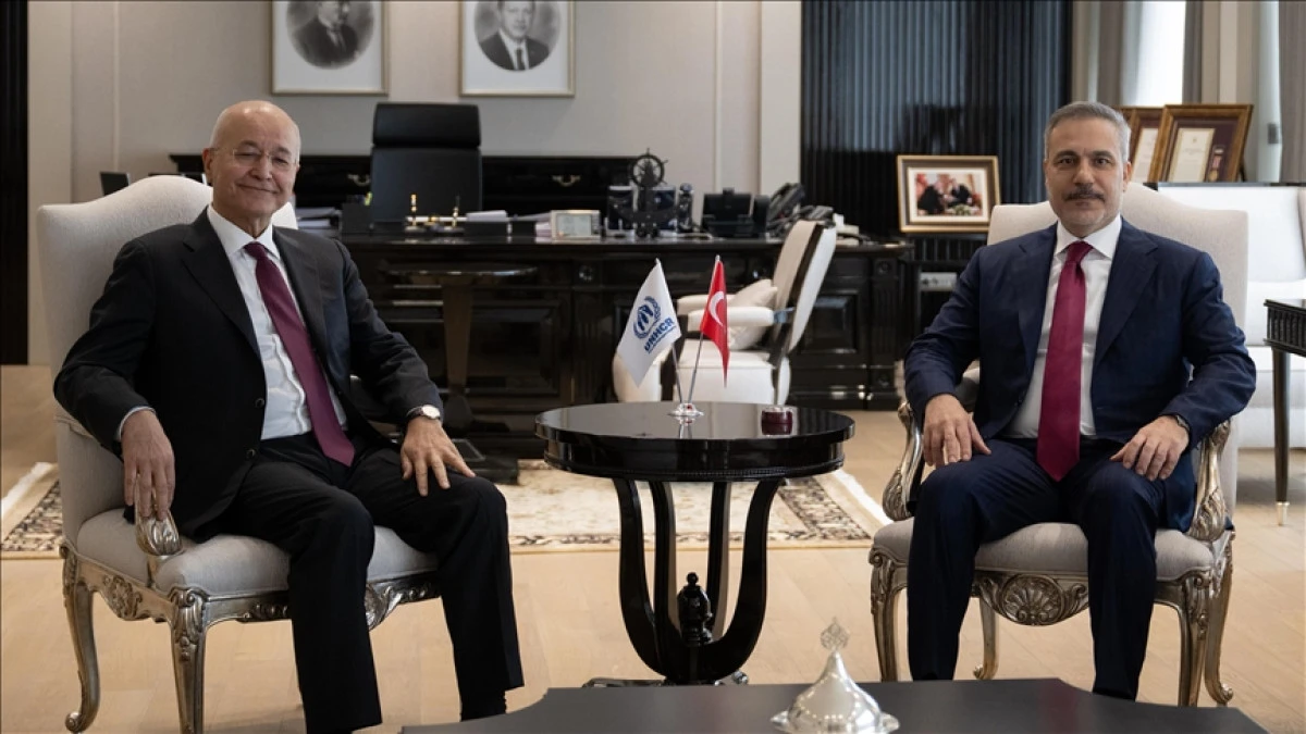 Turkish foreign minister meets with UN high commissioner for refugees