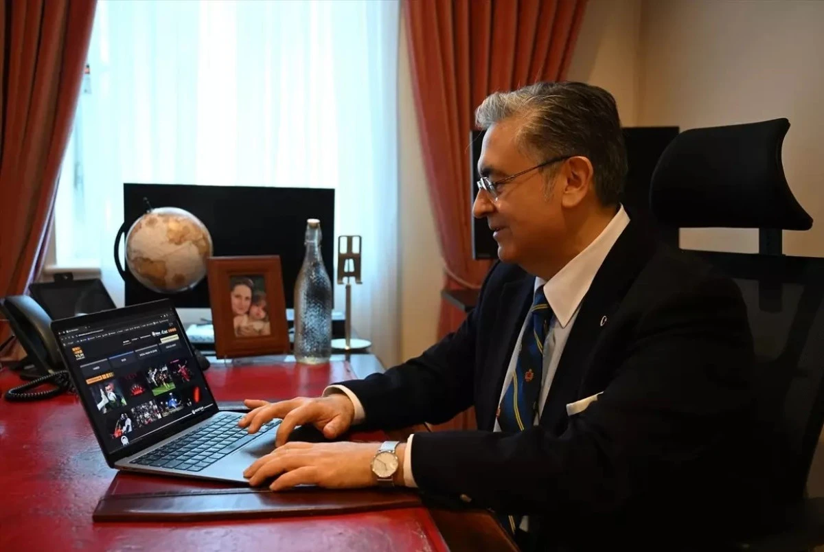 T&uuml;rkiye'nin Londra Başkonsolosu B&uuml;y&uuml;kel&ccedil;i Ulusoy, AA'nın "Yılın Kareleri" oylamasına katıldı