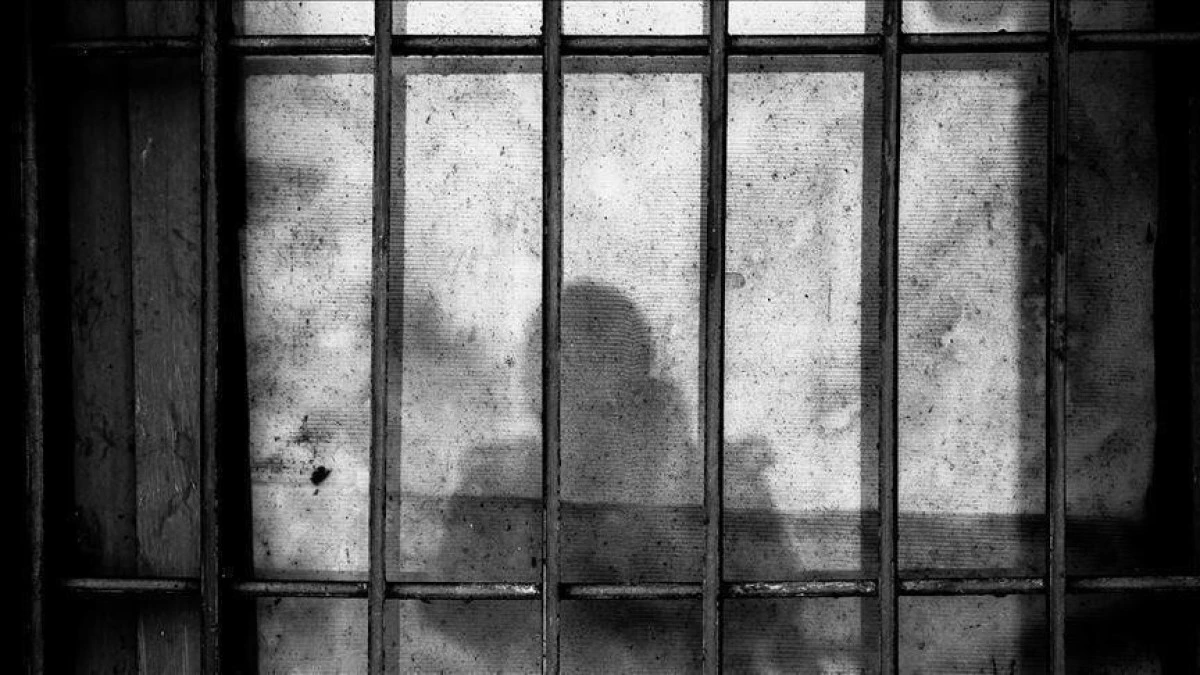 UK considers prison powers for parents over children&rsquo;s repeated offending