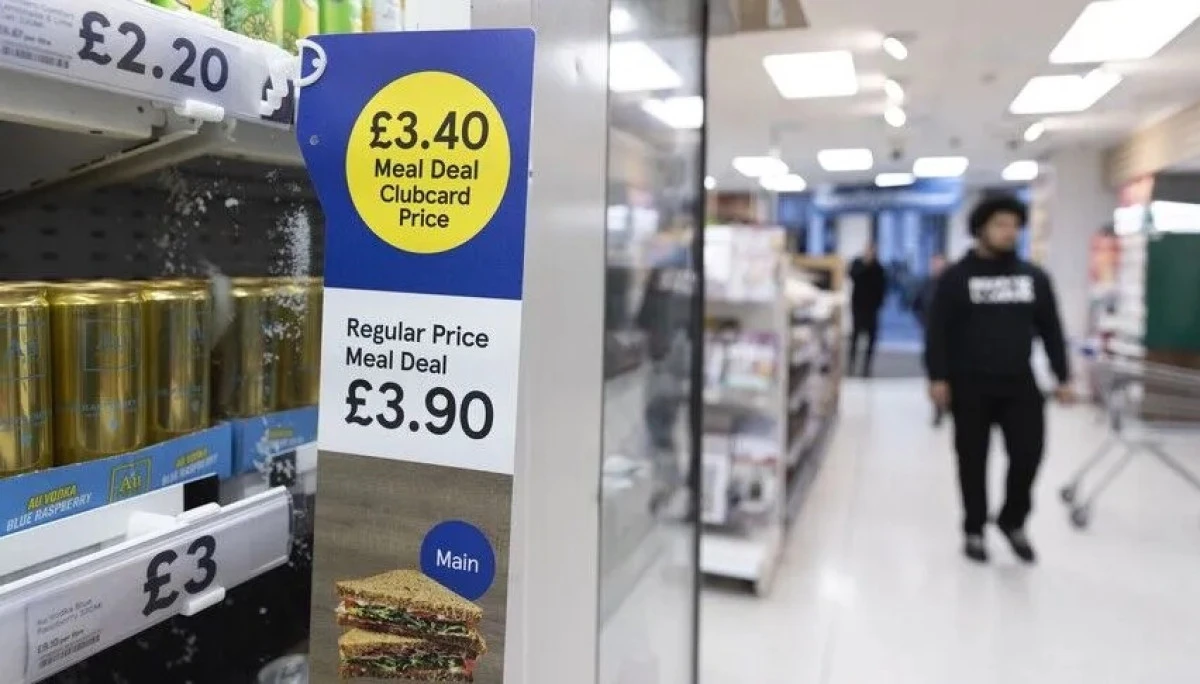 UK economy expands 0.4% in Q2 as services offset stagnant production