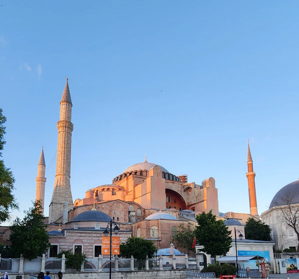 Yerli turistler yılın ilk &ccedil;eyreğinde 102,3 milyar lira seyahat harcaması yaptı